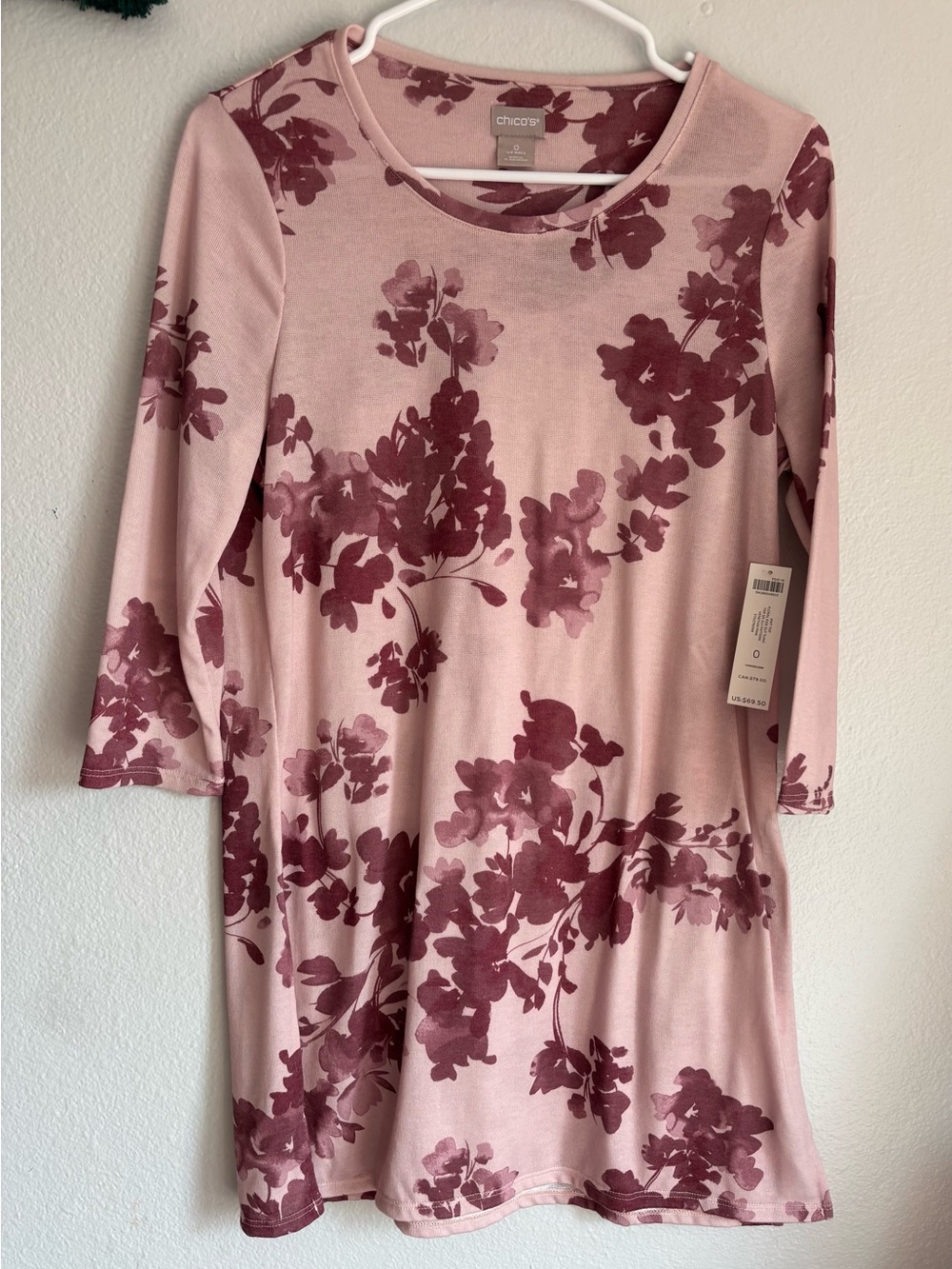 Chico's women’s sz 0 Blush Floral Tunic knitted top NWT side slit 3/4 sleeves